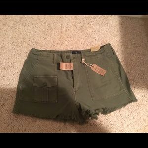 American Eagle Green Festival Shorts never worn